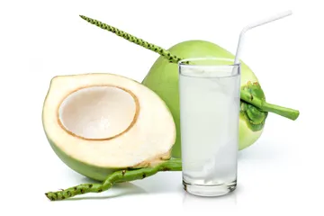 Manfaat minum air kelapa bagi ibu hamil