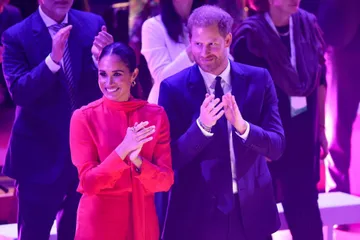 Potret Meghan Markle dan Pangeran Harry hadiri One Young World Summit 2022.