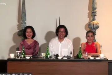 Danti Yuliandari (Director Marketing Communications The Apurva Kempinski Bali), Raul Renanda (Desaigner, Thinker, and Artist), Truedy Sabatini (Musisi), dalam pembukaan The Apurva Kempinski Bali's first chapter of 'Gallery of Art and Music', Kamis (1/12/2022).