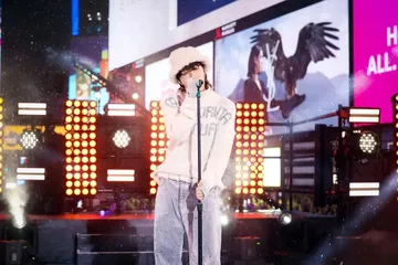 Penampilan J-Hope BTS di konser Malam Tahun Baru di New York.