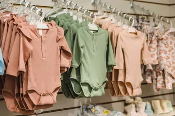 kain yang sebaiknya dihindari bagi bayi