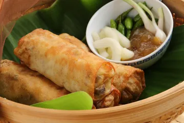 Tips membungkus lumpia khas Semarang agar hasilnya rapi