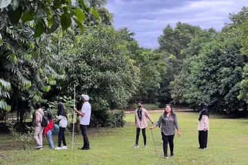4 Aktivitas Seru di Hidden Gem Kebun Raya Cibinong, Piknik di Tepi ...