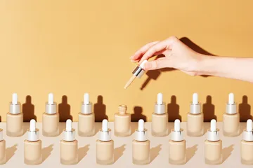 Perbedaan skin tint dan foundation