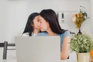 Ilustrasi: Ajakan saat Liburan Sekolah Bikin Ibu Lelah? Begini Cara Menolaknya