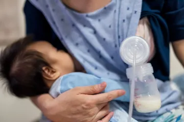 Mengenal apa itu induksi laktasi, proses menyusui untuk anak adopsi.