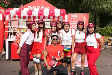 Parade tren Tas Pocky. 