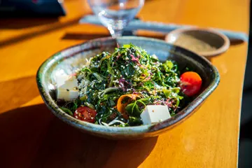 Tips membuat wakame salad.