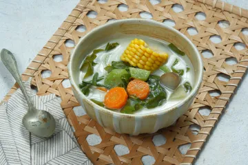 Resep sayur lodeh jawa yang nikmat, cocok dimakan saat musim hujan.