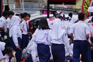 Jadi sumber kekhawatiran orang tua anaknya tak dapat kuota, berikut informasi jalur masuk dan kuota PPDB SMP 2024 untuk Jakarta.