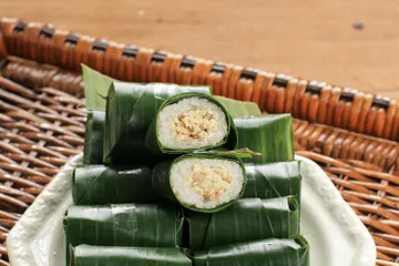 Cara membuat lemper ayam nikmat dan gurih.