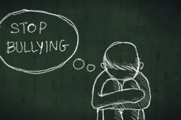 Cara pendidik menyikapi perundungan di sekolah untuk mencegahnya terulang lagi.