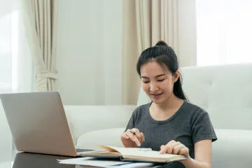 Tips pintar atur uang keluarga.