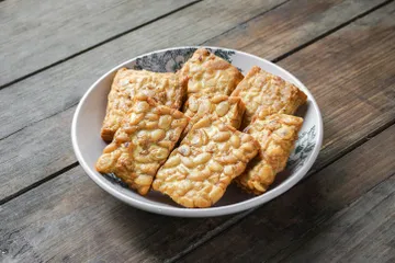 Menggoreng tempe bisa menghilangkan gizinya.