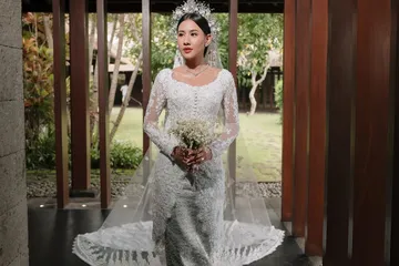 Tips memilih gaun pengantin seperti Shenina Cinnamon.