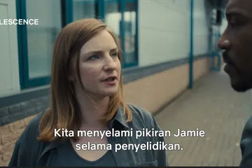 Potongan adegan orang tua Jamie Miller di serial Adolescence Netflix.
