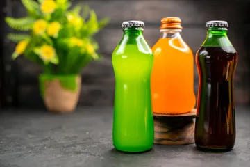 Ternyata minuman bersoda ampuh untuk membersihkan benda-benda di rumah.