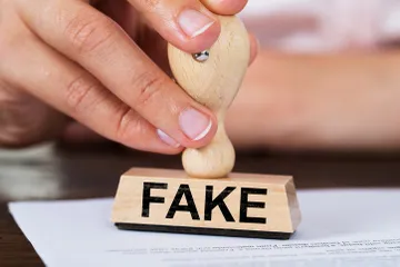 Cara membedakan ijazah asli dan palsu.
