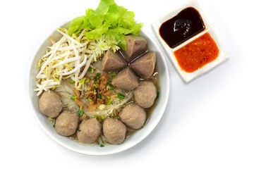 5 Tips Memasak Mudah Bakso Daging Sapi untuk Sajian Lebaran - Parapuan