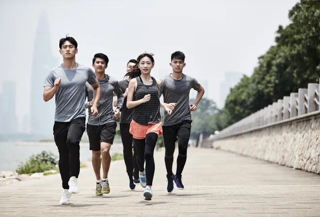 Siap Ikut Race Pertama? Ini Cara Mulai Lari Tanpa Takut Overtraining