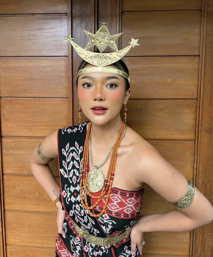 Rayakan Hari Kemerdekaan, Intip Pesona Marion Jola dalam Balutan Baju ...