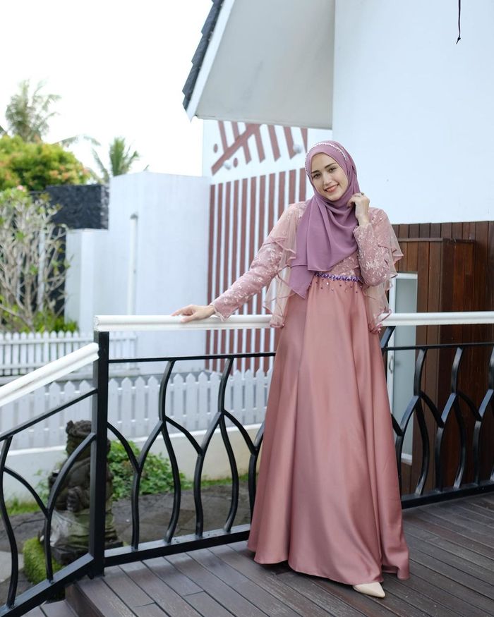 Kombinasi brokat outlet satin dress