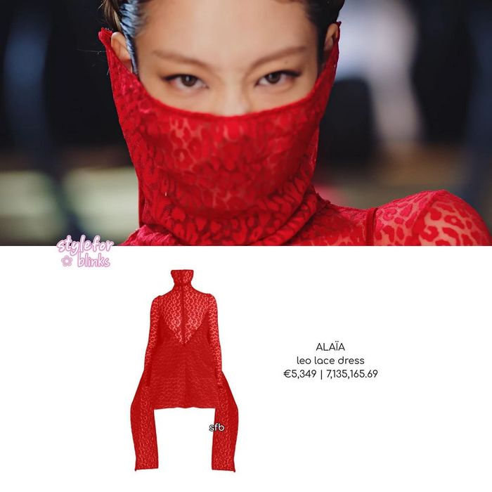 Jennie kenakan dress merah di Pink Venom.