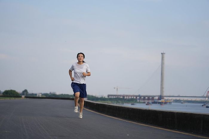 Jia Ling menurunkan bobotnya hingga 55 kilogram untuk memerankan karakter Leying di film YOLO.