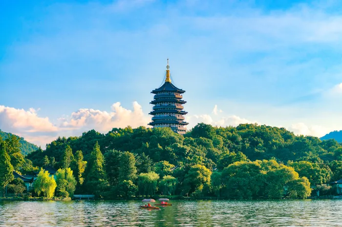 Rekomendasi wisata di Hangzhou, China.