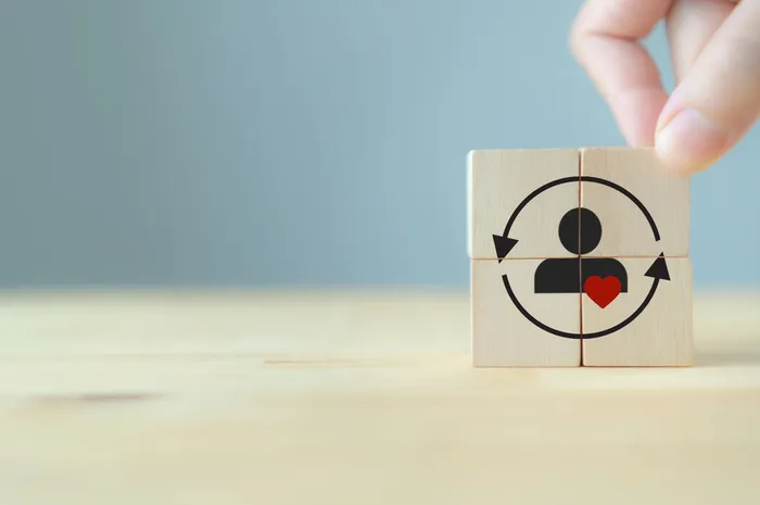 Ilustrasi kedekatan emosional dengan konsumen.