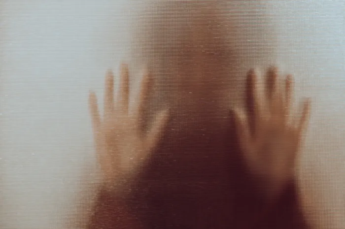 Dampak kesehatan child grooming pada kesehatan mental anak.