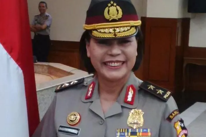 Mengenal Basaria Panjaitan, Perempuan Pertama yang Jadi Polwan dengan ...