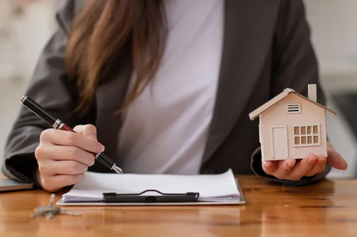 Mendorong agar perempuan berani investasi properti.