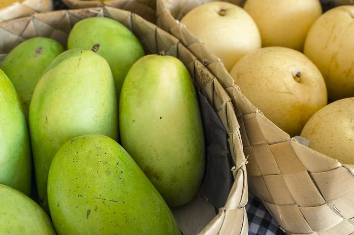 Sering Disamakan Harus Tahu Ini Perbedaan Buah Mangga Dan Kuweni Parapuan