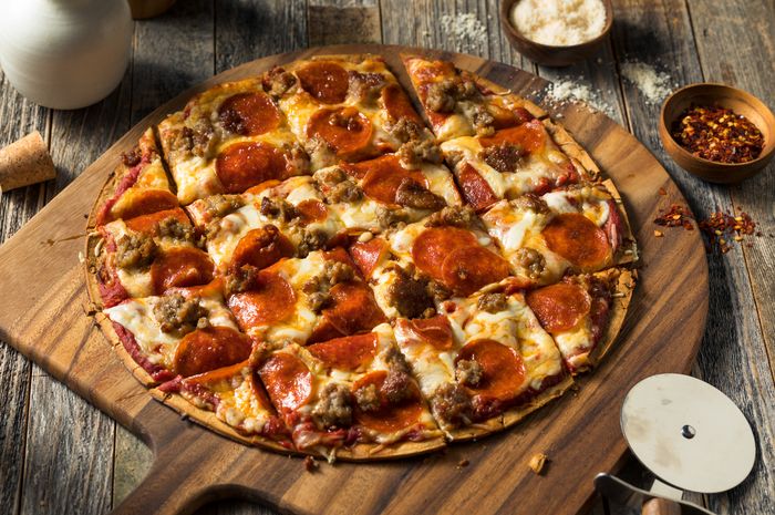 4 Perbedaan Thin Crust Dan Deep Dish Pizza, Gampang Diketahui - Parapuan