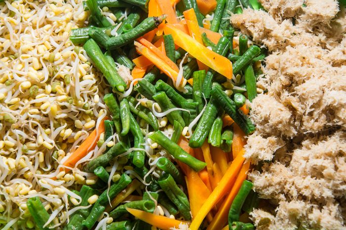 4 Cara Membuat Urap Sayur, Mudah dan Dijamin Enggak Mudah Basi - Parapuan