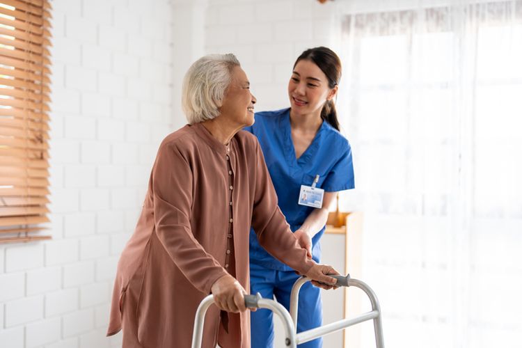 Ini Pentingnya Sertifikasi bagi Caregiver yang Ingin Kerja di Luar Negeri