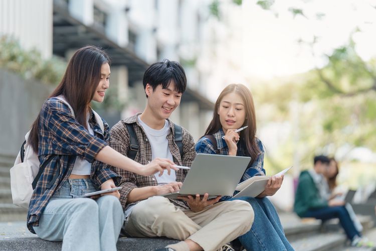 Bukan Cuman Akreditasi, Ini Pentingnya Memilih Universitas dengan Kinerja Riset Terbaik