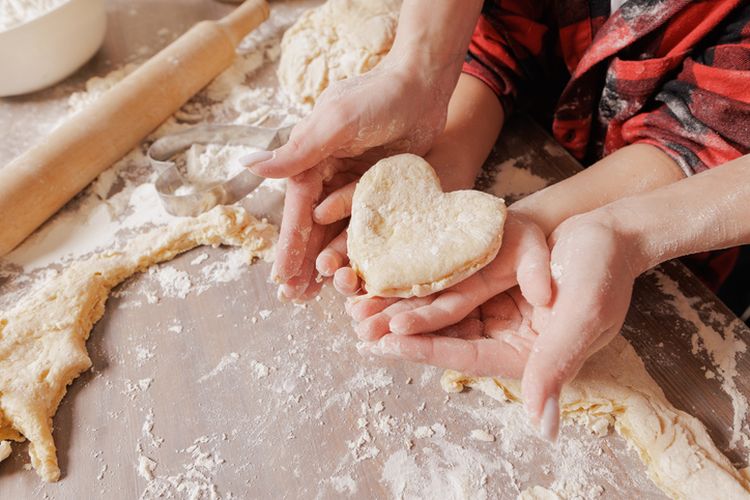 Lebih dari Sekadar Lezat, Begini Cara Cerdas Pilih Bahan Kue yang Aman
