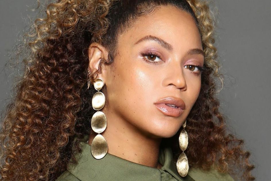 Wow! Ini Penampilan Beyonce Kenakan Dress Buatan Desainer Indonesia