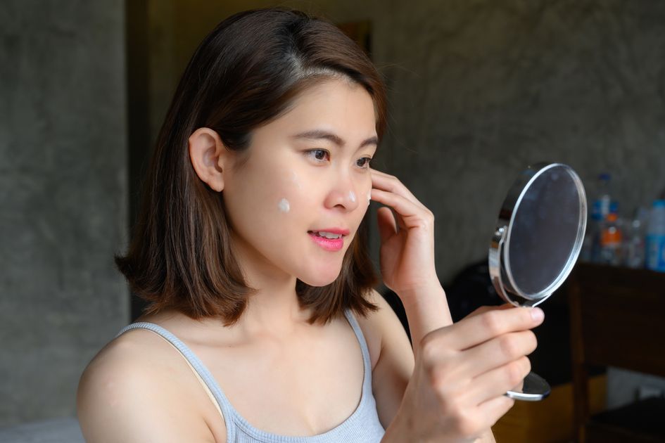 Jangan Terbalik, Ini Cara Tepat Memakai Acne Spot Treatment dalam