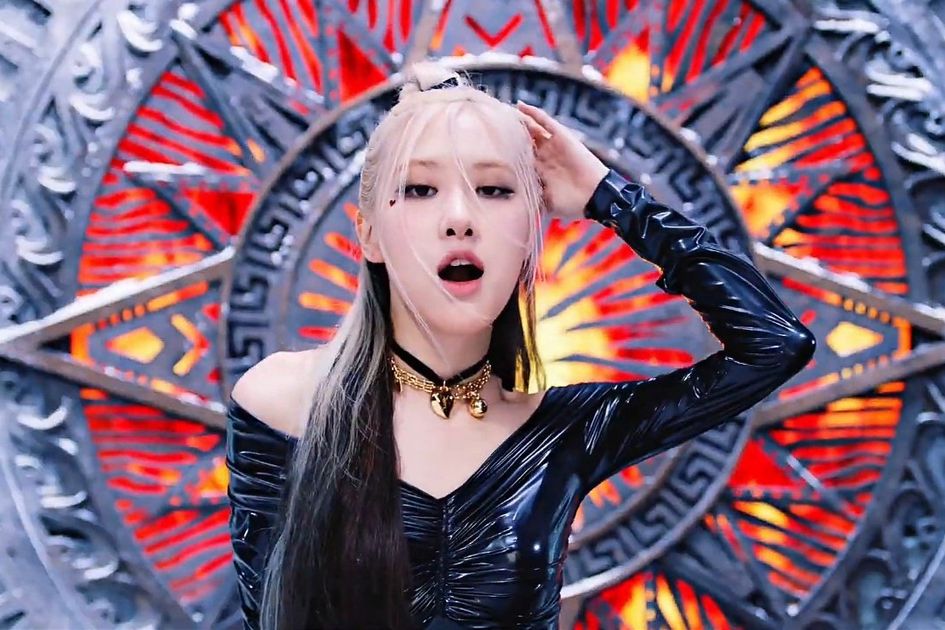 Curi Perhatian, Inilah Berbagai Gaya Outfit Rose BLACKPINK di MV Pink Venom