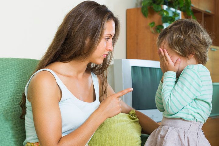 Mendisiplinkan anak agar mempunyai perilaku baik adalah hal yang sangat penting. Namun orang tua juga punya kesalahan saat melakukannya. Apa saja?