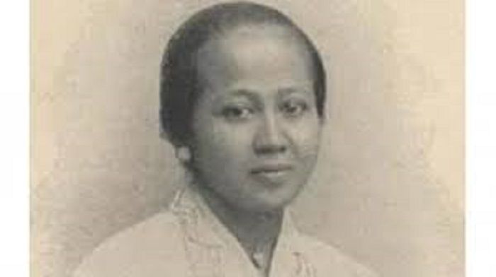 Mengapa perayaan Hari Kartini identik dengan kebaya? Berikut sejarahnya dan inspirasi jenis kebaya modern saat ini.