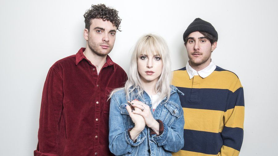Berbagai band emo populer 2000-an seperti Paramore dan My Chemical Romance menjadi pengisi acara When We Were Young Festival 2022.