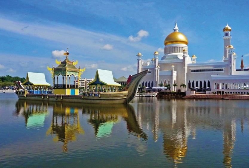 Berikut ini beragam rekomendasi tempat wisata di Brunei Darussalam. Yuk simak lokasi mana saja yang patut dikunjungi