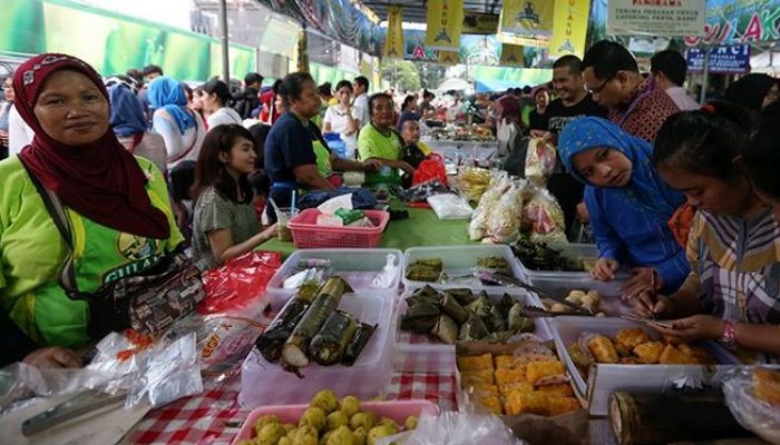 Di bulan Ramadan ada banyak tempat yang menjual takjil dengan harga murah dan enak. Ini rekomendasi tempat berburu takjil di Jakarta.