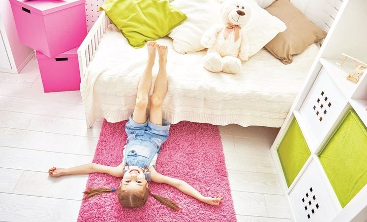 Berikut ini ide mendekorasi kamar tidur anak agar dapat melatih kreativitasnya.
Mulai dari menambahkan pola dan lainnya