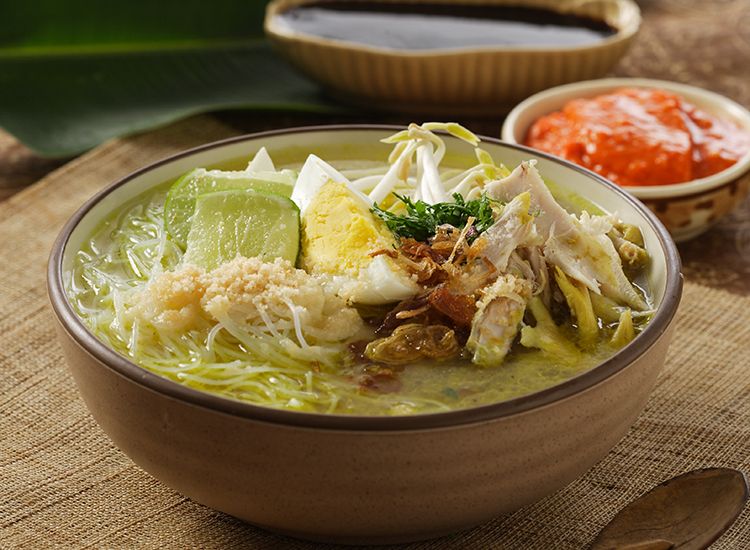 Kawan Puan ingin memasak soto? Yuk, praktikkan tips memasak mudah soto Lamongan ala depot berkuah segar dan gurih ini.