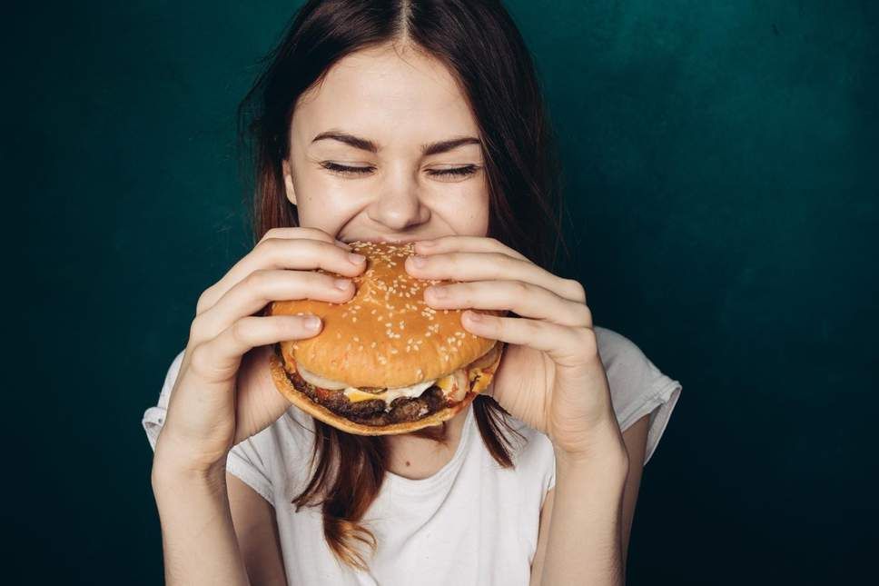 Setelah lebaran, umat muslim biasanya akan melaksanakan puasa syawal. Perlu diingat untuk tidak buka puasa dengan fast food, ya!